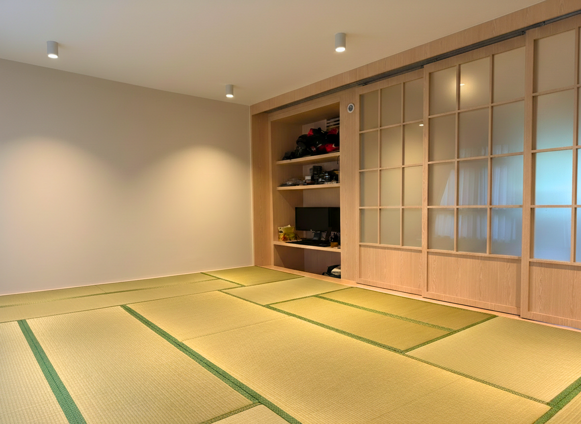 Tatami room with storage